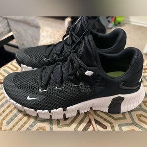 Nike Free Metcon 4 Black and White
